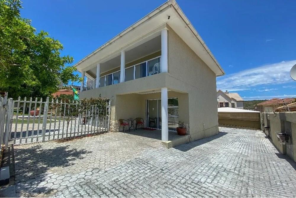 8 Bedroom Property for Sale in Diaz Beach Western Cape